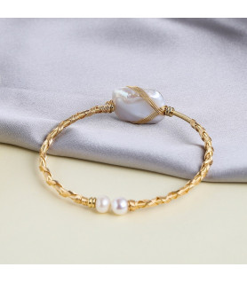 Roque Handmade Pearl Arm Jewelry